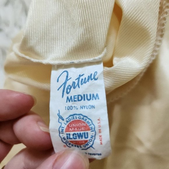 Vintage Fortune‎ Beige Yellow Slip Women's Medium - Picture 2 of 3